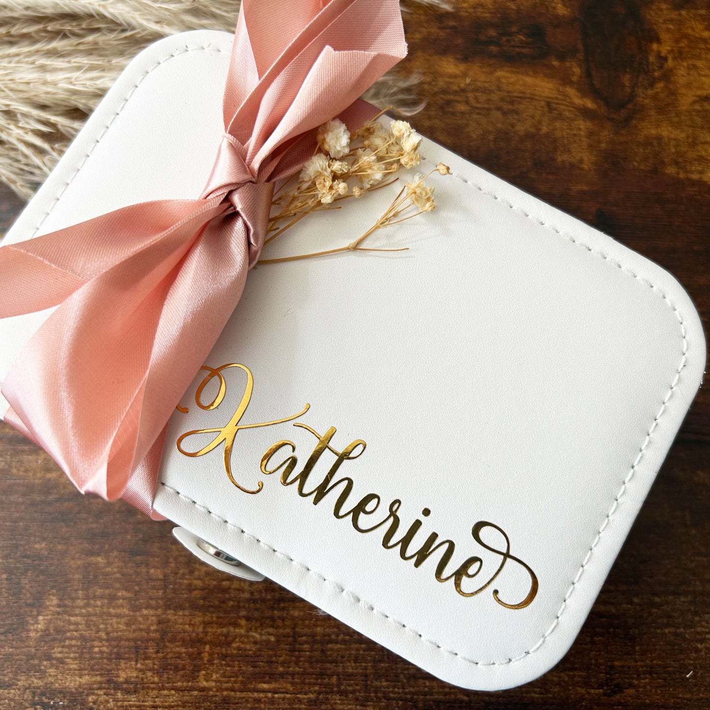 Elegant Travel Jewelry Box – A Thoughtful Gift for the Bride