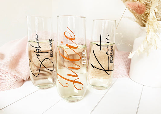 Bridesmaid proposal Gift/ Personalized Bridal Party Gift/ bridesmaid champagne flute / bachelorette / Gift for Bridesmaid / bridal party /