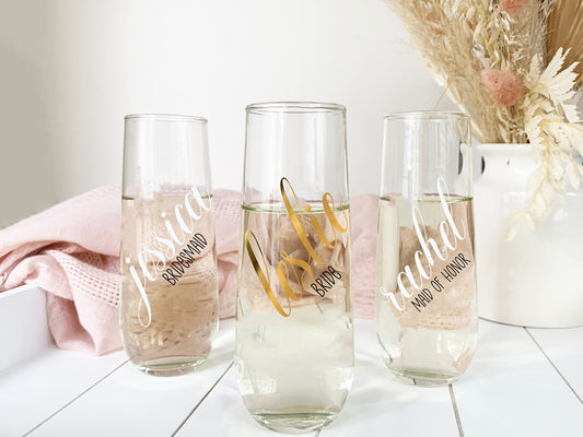 Bridesmaid Champagne Glass, Personalized Champagne Flutes / bridesmaid champagne flute / bachelorette / proposal gift / bridal party /
